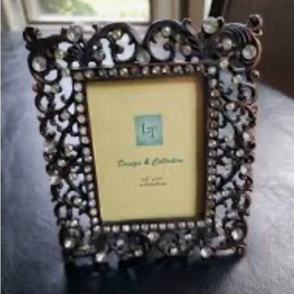 Design & Collection ornate bejeweled